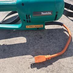 マキタ電動草刈り機　おまけに高枝バサミ