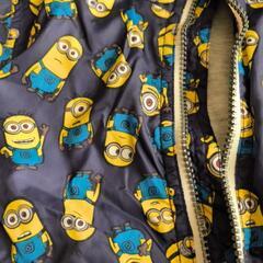 新品同様　ミニオン　ナイロンジャンパー　H&M　120cmの画像