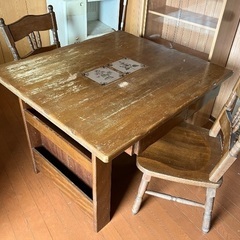 食卓テーブル3点セットとミニ食器棚