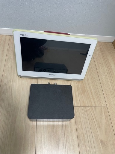シャープ　ポータブル液晶テレビ12型
