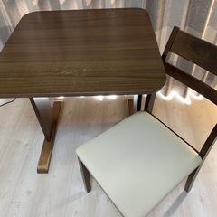 テーブルと椅子