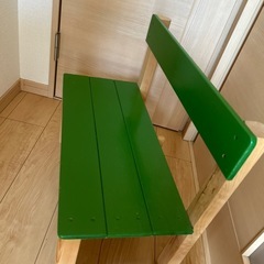 子供用　ベンチと椅子の画像