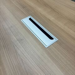 ※2台あります　ビネイル ミーティングテーブル 配線ボックス付き 幅1800×奥行800×高さ720mm 会議用テーブル フリーアドレスデスクの画像