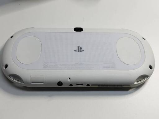 PlayStation VITA/PSVITA/PCH-2000ZA12/White/おまけソフト付き！