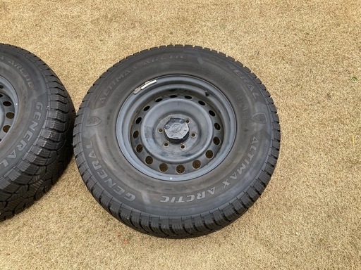 トヨタ FJクルーザーの純正ホイール(スタッドレスタイヤ付き) 4本セット