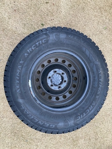トヨタ FJクルーザーの純正ホイール(スタッドレスタイヤ付き) 4本セット