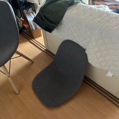 ニトリ イームズチェア シェルチェア 2脚セット 布製 ダイニングチェア 人間工学 チェア 北欧スタイル イームズチェア クッション付き ダイニングチェア 組立簡単 おしゃれ リビング 寝室 ダイニング オフィス の画像