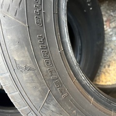 グッドイヤー EG02 175/70R14 2023年製 夏タイヤ サマータイヤ 4本 約6mm(8分山程度)の画像