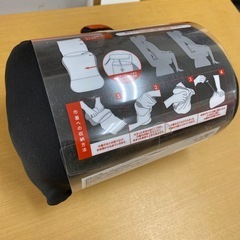 C7990/C7991】 !未使用品! gowell 低反発クッション 腰ラクーン 低反発 ラク 楽 快適 長時間 移動 旅行 ブラック 黒 クッション コンパクト 快眠の画像