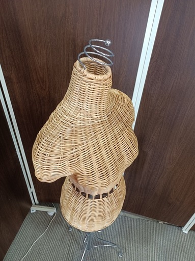 [八3488] 【美品】ラタン製トルソー　外形寸法　高さ1460㎜ 幅(腕から腕)420㎜ 奥行き(胸の位置)250㎜