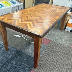 ダイニングテーブル　幅180×奥行90×高さ73cmほど　※オフィスで長年利用していたため傷ありの画像