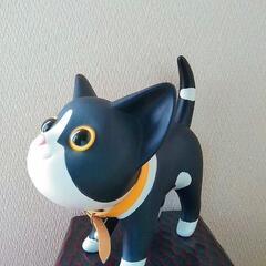 可愛らしいネコの貯金箱♥