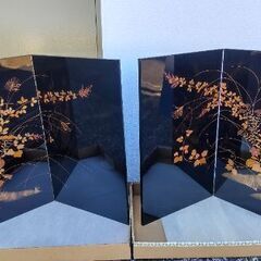 端午の節句  平飾台(畳半畳位)、屏風(二枚)、陣羽織、短刀(イミテーション) の画像