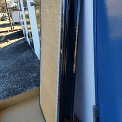 端午の節句  平飾台(畳半畳位)、屏風(二枚)、陣羽織、短刀(イミテーション) の画像