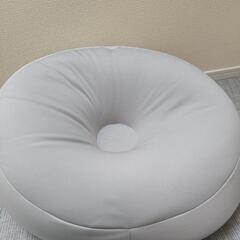 お譲り先決定！フランフランビーズクッションの画像