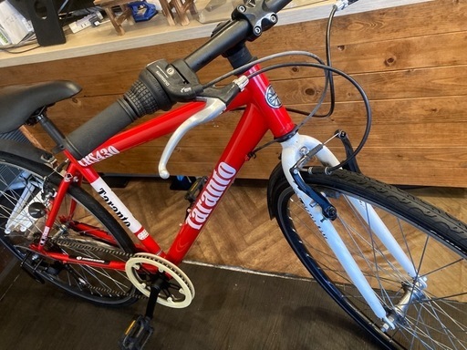 【前後タイヤ・チェーン新品！】6段変速　700×28cクロスバイク　レッド