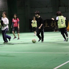 💕【初心者歓迎🔰】12/6(土)11時 わいわいフットサルしましょ😄💕 − 埼玉県