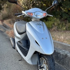 遊び心にあふれた50ccネイキッドスクーター「ZOOMER(ズーマー)」に新色を追加し発売 | Honda 企業情報サイト