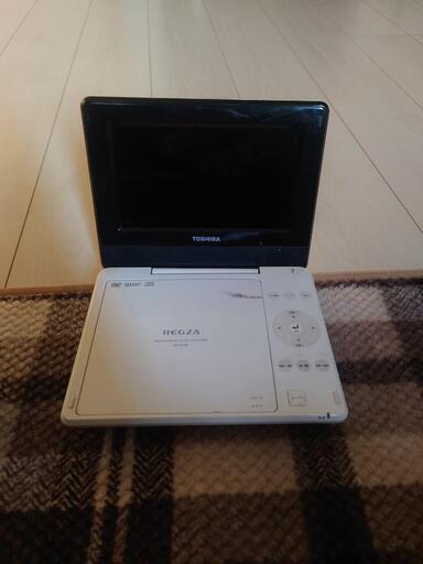 東芝　ポータブルDVDプレーヤー　SD-P710SW