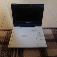 東芝　ポータブルDVDプレーヤー　SD-P710SW