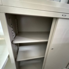 【在庫4台】KOKUYO 上下書庫 引き違い書庫 事務用品の画像