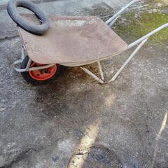 一輪車　タイヤ空気が抜けるので空気の抜けないチューブをお付けいた...