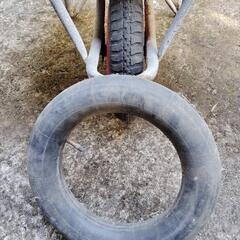 一輪車　タイヤ空気が抜けるので空気の抜けないチューブをお付けいたします　の画像