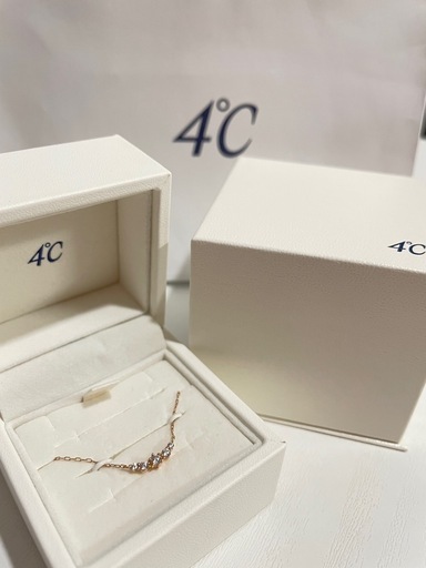 4°Cのピンクゴールドネックレス