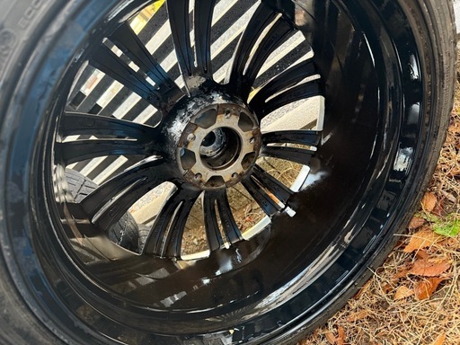 245/35ZR20 ロクサーニ20インチホイール・タイヤセット　114.3