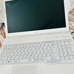 富士通LIFEBOOK FMVWC2AA1Wホワイト 2019年製ノートパソコンの画像