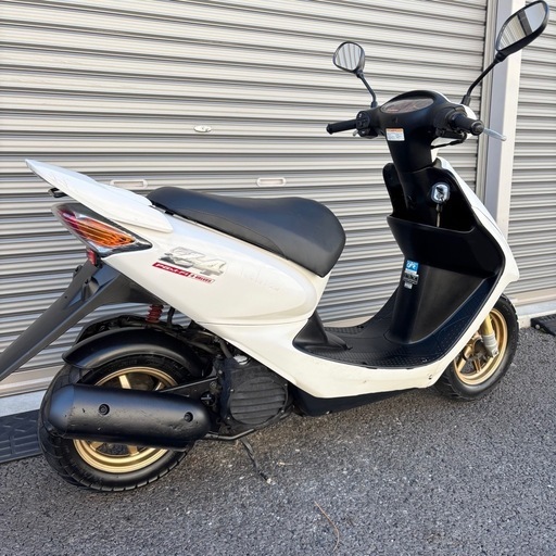 3173.スポーティモデル　Z4 フロントカウル、シート新品　千葉県柏市　即日配送、自走引き取りも可能