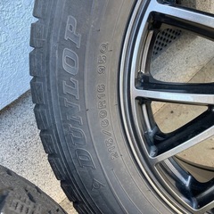 DUNLOPホイール付きスタッドレスタイヤの画像