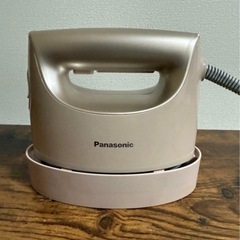 PanasonicのNI-FS750衣類スチーマー