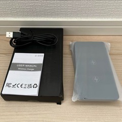 縦型折りたたみ式ワイヤレスチャージャーqiQiの画像