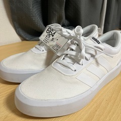 未使用　　adidas スニーカー
