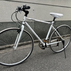 181）全車両格安販売‼️ 700c クロスバイク　ホワイト　変速