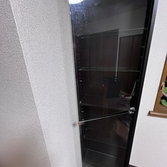  キャビネット・取り外しガラス付き収納棚・酒棚・キッチン収納の画像
