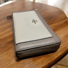 coach バイカラー ラウンドファスナー長財布
の画像