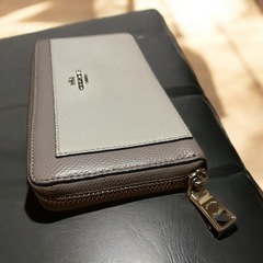 coach バイカラー ラウンドファスナー長財布
の画像