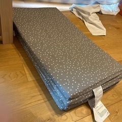 IKEA KURA リバーシブルベッド　青いテント　マットレス付きの画像