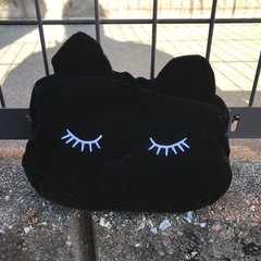 黒猫ポーチ