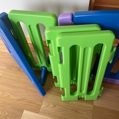 値下げしました！日本育児　キッズパーテーションの画像