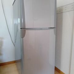 冷蔵庫　２ドア　TOSHIBA　グレー