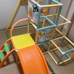 取引中　アンパンマン　ジャングルジム　ブランコ　滑り台　鉄棒付き