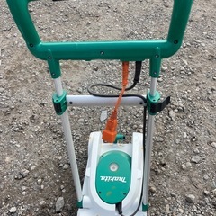  動作確認済 マキタ 芝刈り機 230mm MLM2300 定価20000円 園芸用品 ガーデニング makita  電動工具の画像