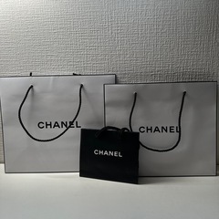 CHANEL クリスマスボックスなどの画像