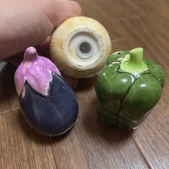 塩コショウ入れ 3種類 野菜モチーフ 陶器の画像