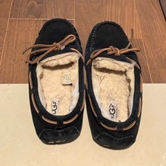 UGGモカシン　ブラック23センチ