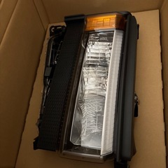 新車外しランクル250（VX）用角目ヘッドライト