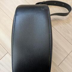 ユニクロ　ショルダーバッグ　黒の画像